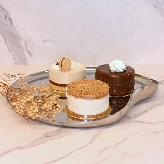 Shavuos Gift Package | Large Drift Tray by Robert Welch with 3 Individual Cheesecakes