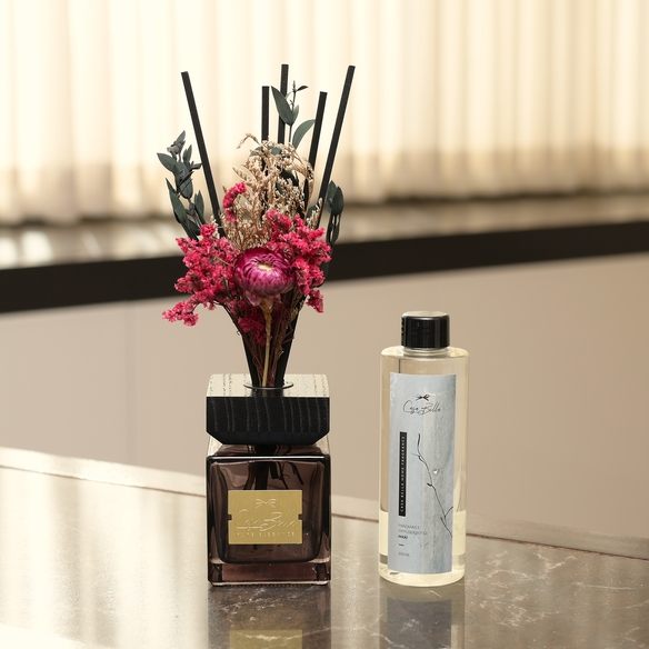Shavuos Gift Package | Glass and Wooden Diffuser by Casa Bella with Dried Flowers Arrangement